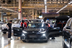 China supera por primera vez el bill&oacute;n de d&oacute;lares de super&aacute;vit comercial, impulsado por su crecimiento exportador hacia Europa y Asia-Pac&iacute;fico